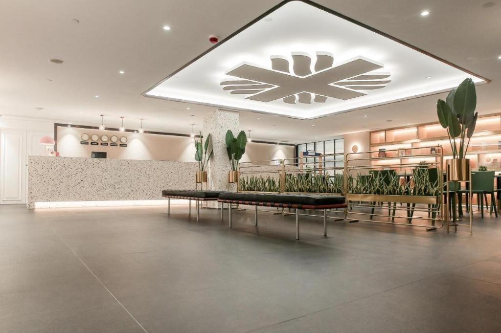 Caritas Oswald Cheung International House Hotell Hongkong Exteriör bild