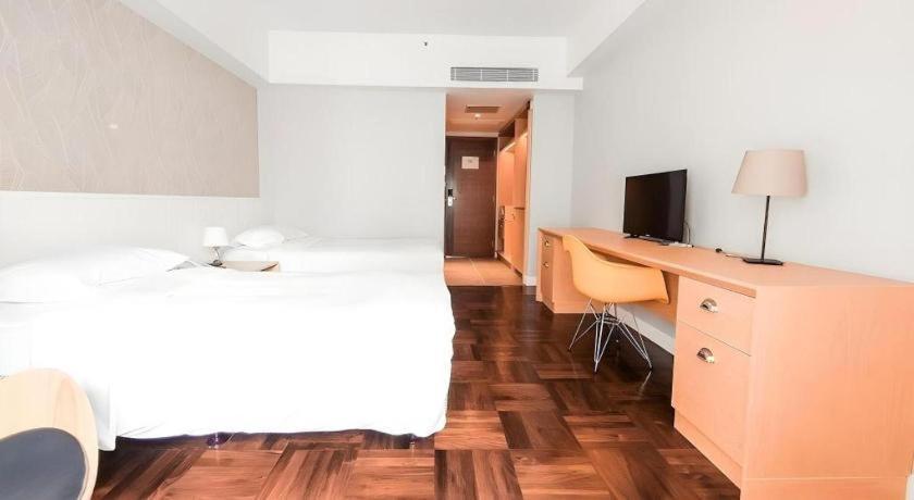 Caritas Oswald Cheung International House Hotell Hongkong Exteriör bild